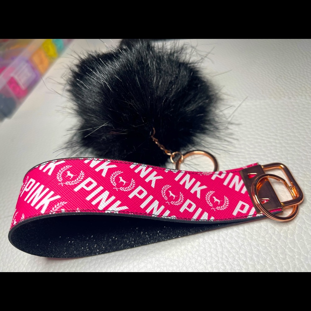 Handmade Vs Logo PINK keychain set